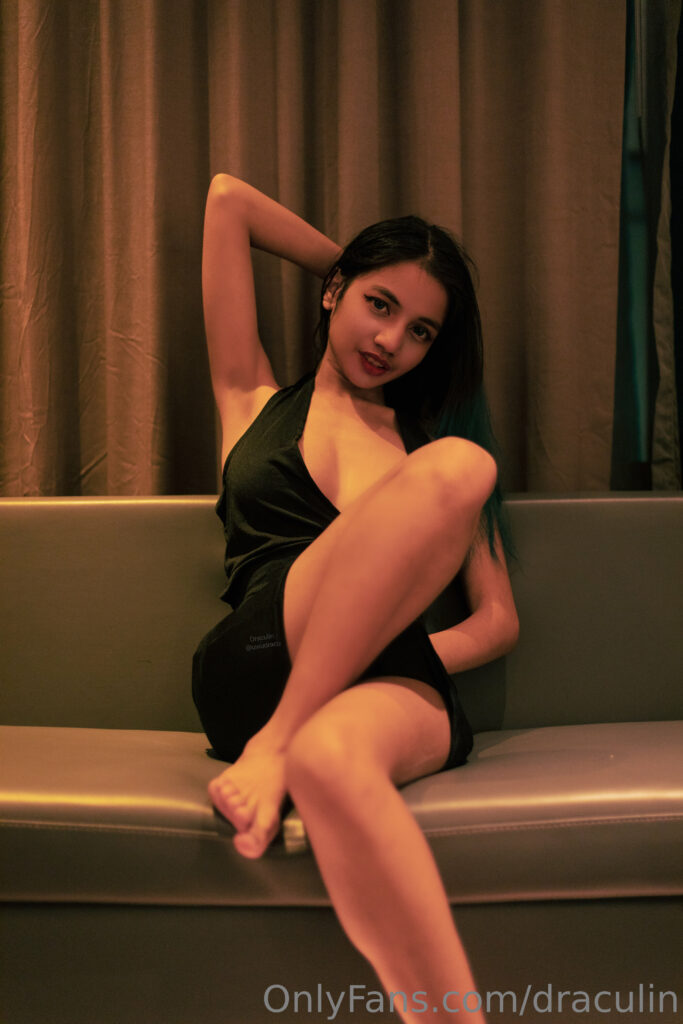@RisqueMega-32-683x1024 Draculin Nude