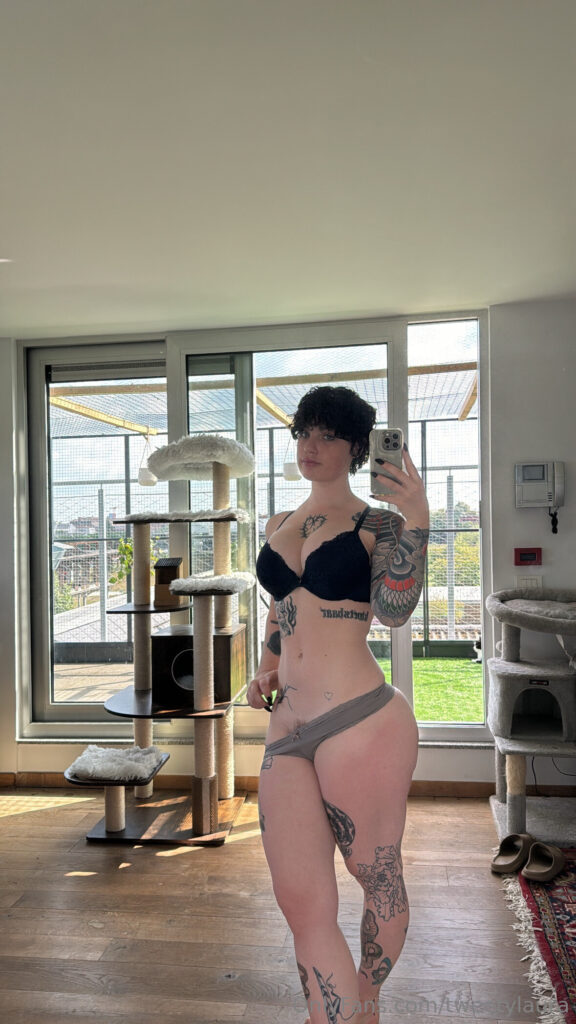 freephotoporno.com-tweetylaura-nude-2025-07-13_19-39-02_853828-576x1024 Tweetylaura Nude